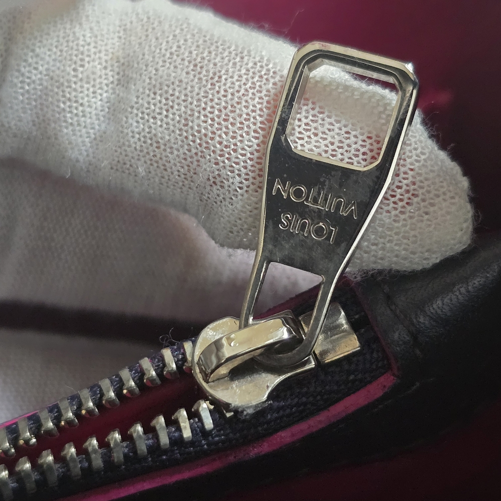 ✨️Louis Vuitton Capucines Taurillon Black Leather and Pink Trim Top Handle Bag - Picture 10 of 16